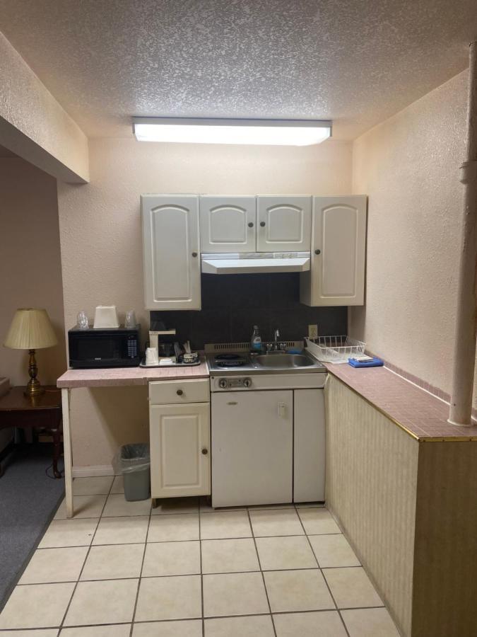 Chinook Motel Lethbridge Εξωτερικό φωτογραφία